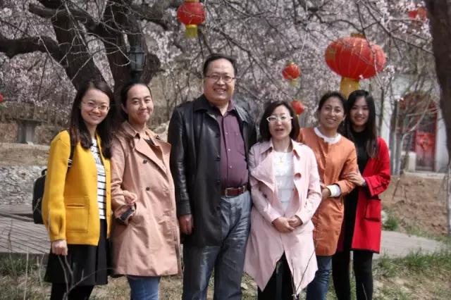 標(biāo)題：【綠樹(shù)紅花詩(shī)滿園】語(yǔ)文教研組春季詩(shī)會(huì)作品選粹
瀏覽次數(shù)：604
發(fā)表時(shí)間：2017-10-23