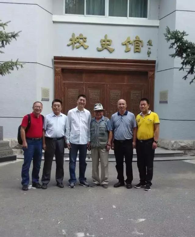 標(biāo)題：【熱心校友 心系母?！苛趾菩Ｓ褳槟感ＴO(shè)立“八七勵(lì)勤獎(jiǎng)學(xué)金”
瀏覽次數(shù)：1189
發(fā)表時(shí)間：2016-06-17