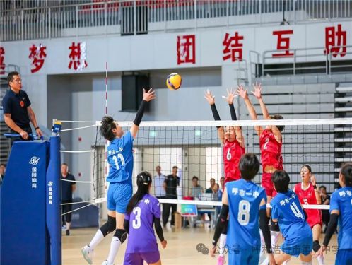 標(biāo)題：自治區(qū)賽事我校女排再奪冠！
瀏覽次數(shù)：3015
發(fā)表時(shí)間：2025-08-10