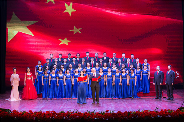 標(biāo)題：【唱響新時(shí)代，逐夢(mèng)新征程】呼和浩特市第一中學(xué)2018年新年紅歌音樂(lè)會(huì)
瀏覽次數(shù)：649
發(fā)表時(shí)間：2017-11-28