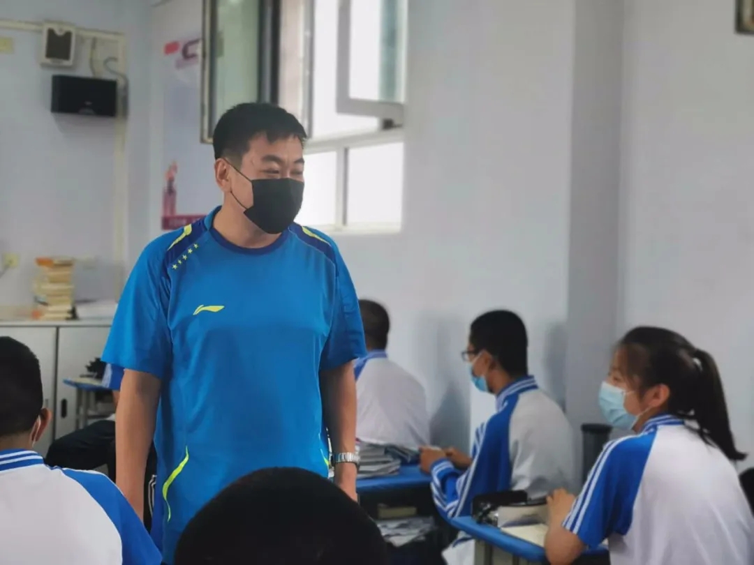 標(biāo)題：【高考新形勢下的困頓與突破】呼市一中劉振宇老師教學(xué)心得分享
瀏覽次數(shù)：579
發(fā)表時間：2020-06-25