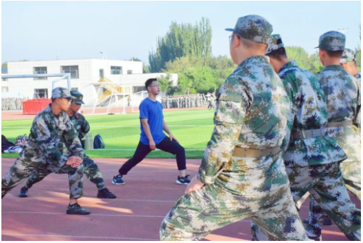 標(biāo)題：迷彩服旁的“守護(hù)者” | 軍事社會實踐進(jìn)行時（三）
瀏覽次數(shù)：586
發(fā)表時間：2020-08-30