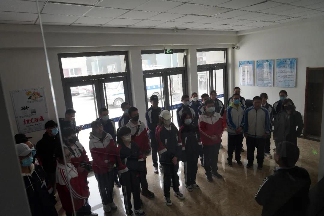 標題：呼市一中國際部走進內(nèi)蒙古呼和浩特市環(huán)境監(jiān)測站
瀏覽次數(shù)：1486
發(fā)表時間：2021-04-29